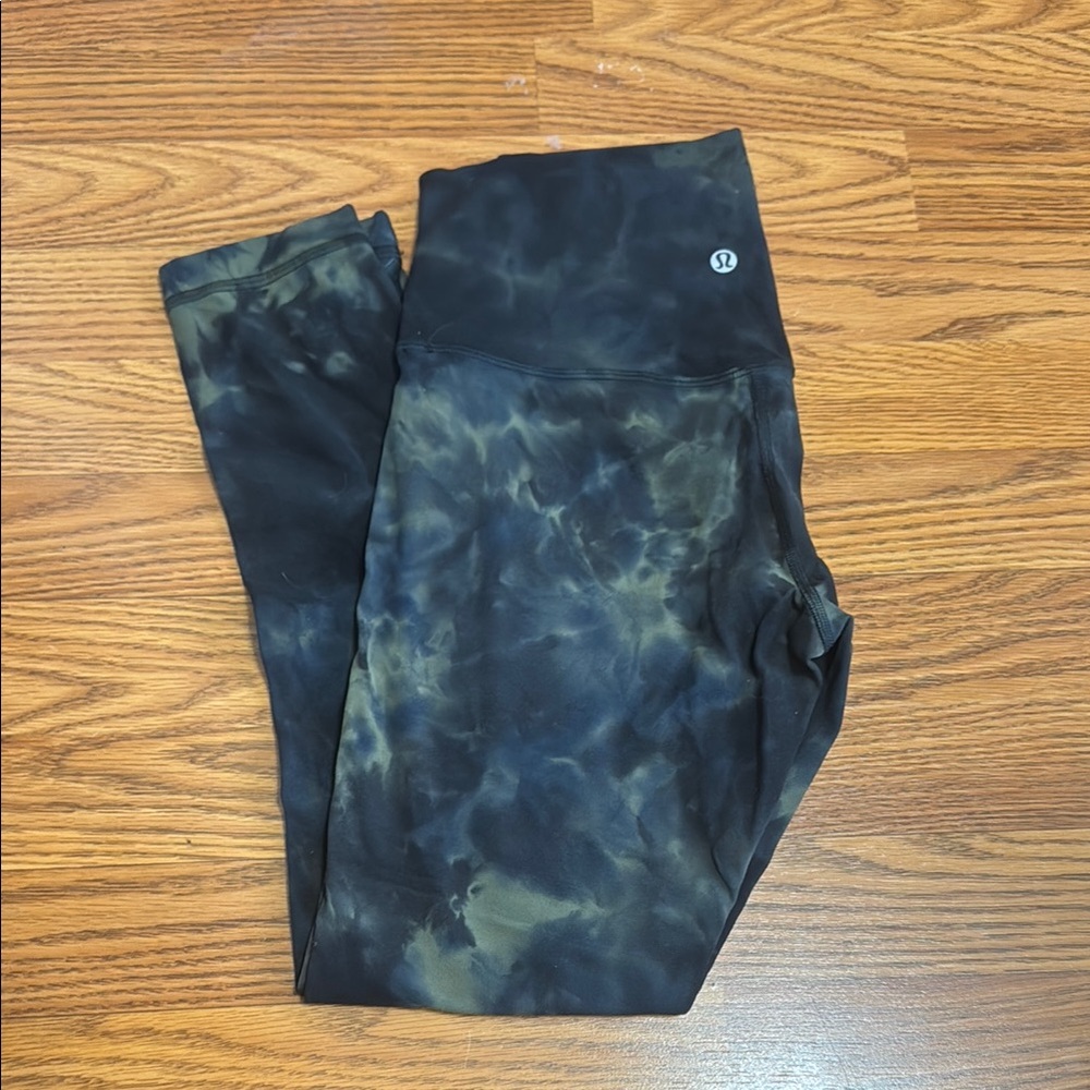 Lululemon Black and Green Leggings - Picture 1 of 4